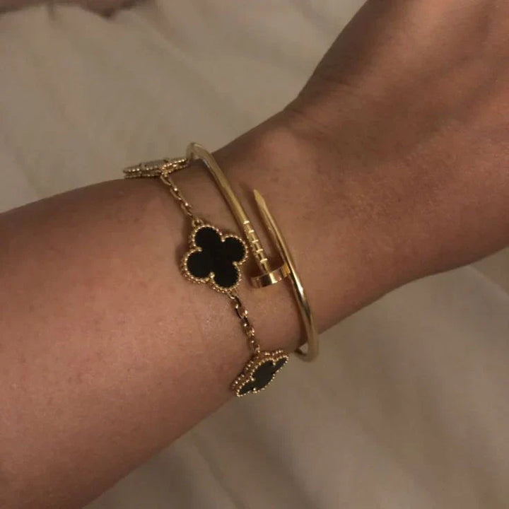CLOVER | Pulsera Negra y Dorada