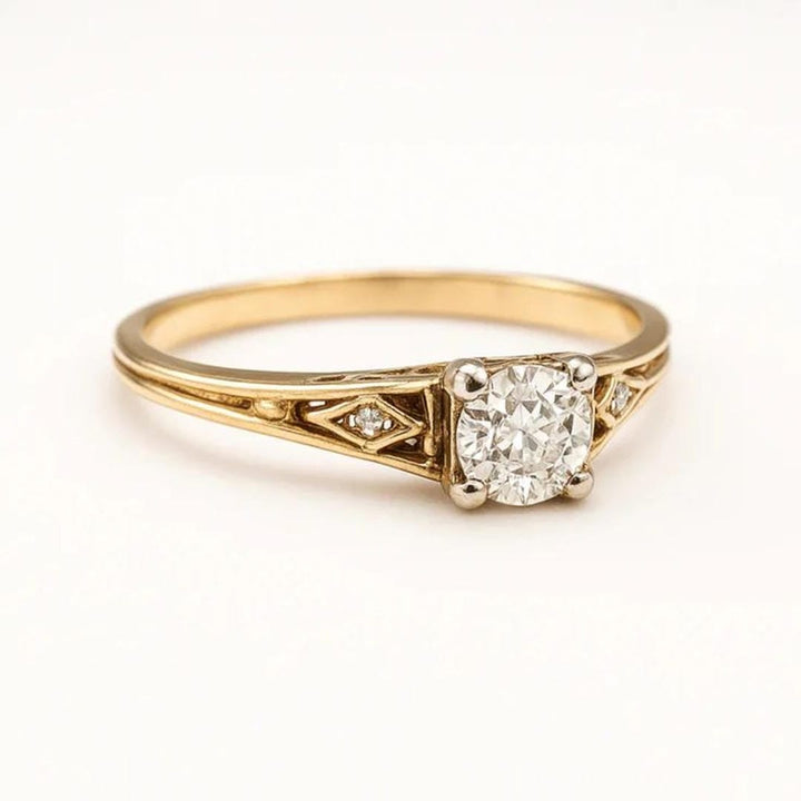 Anillo de Oro de Alta Calidad con Circonitas Vintage