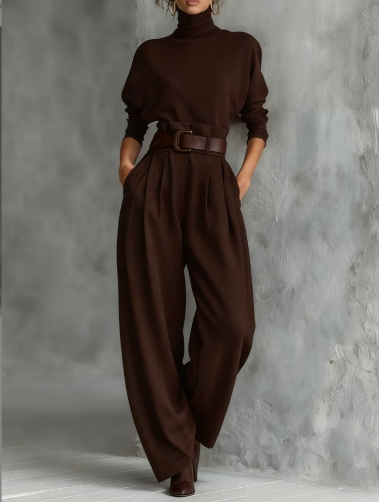 "Julia | Conjunto de cuello alto y pantalón recto" (The title is already in Spanish and does not require translation.)