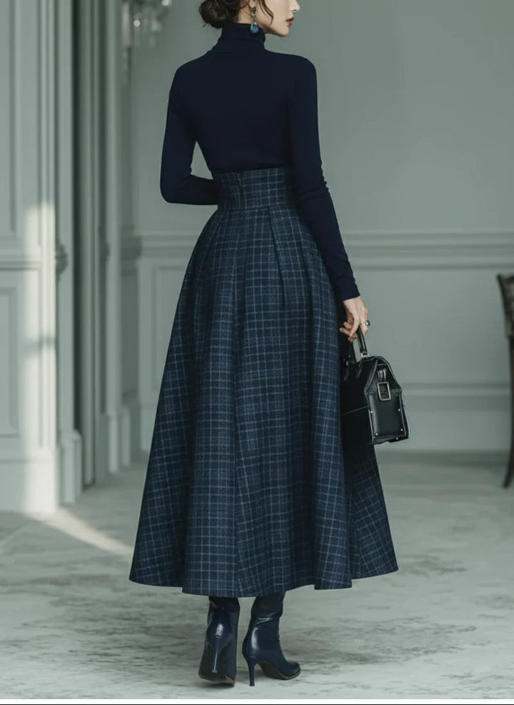 Conjunto de Top de Cuello Alto Elástico en Lila y Falda de Cuadros
