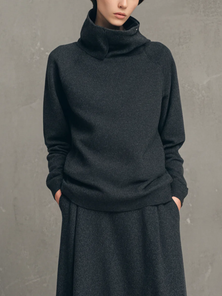 Conjunto de Top de Cuello Alto y Falda Acampanada en Gris Carbón de Sabrina