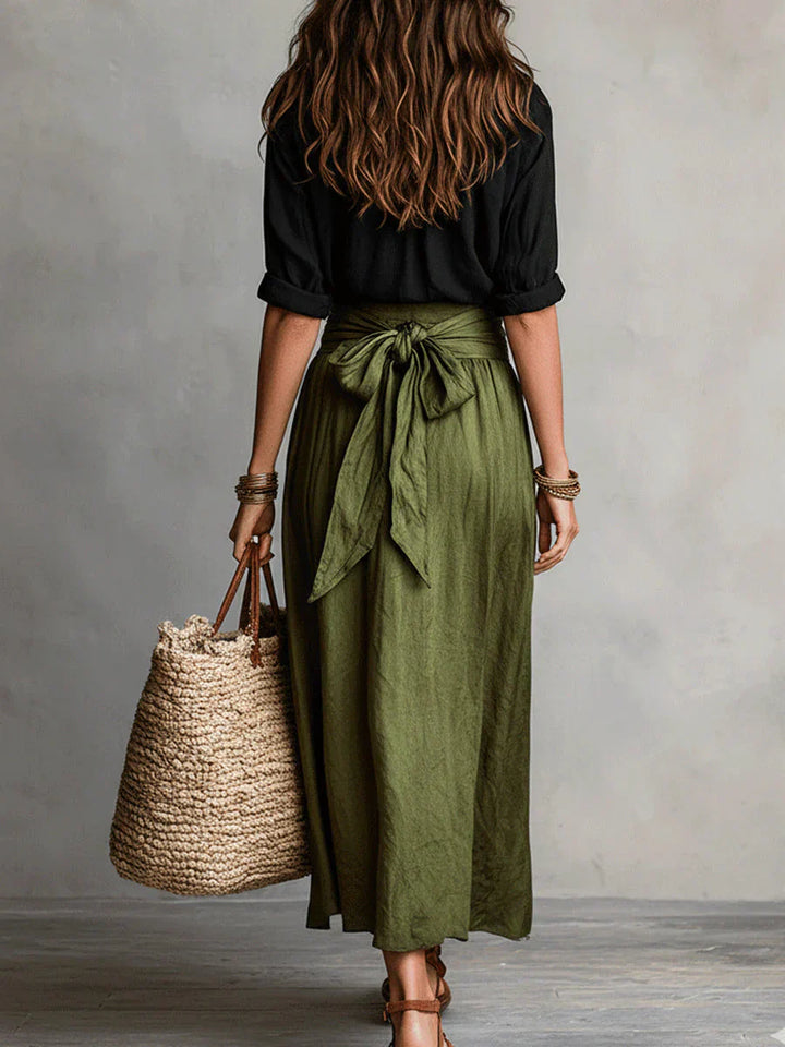 Vera | Conjunto de dos piezas: blusa negra y falda midi verde oliva