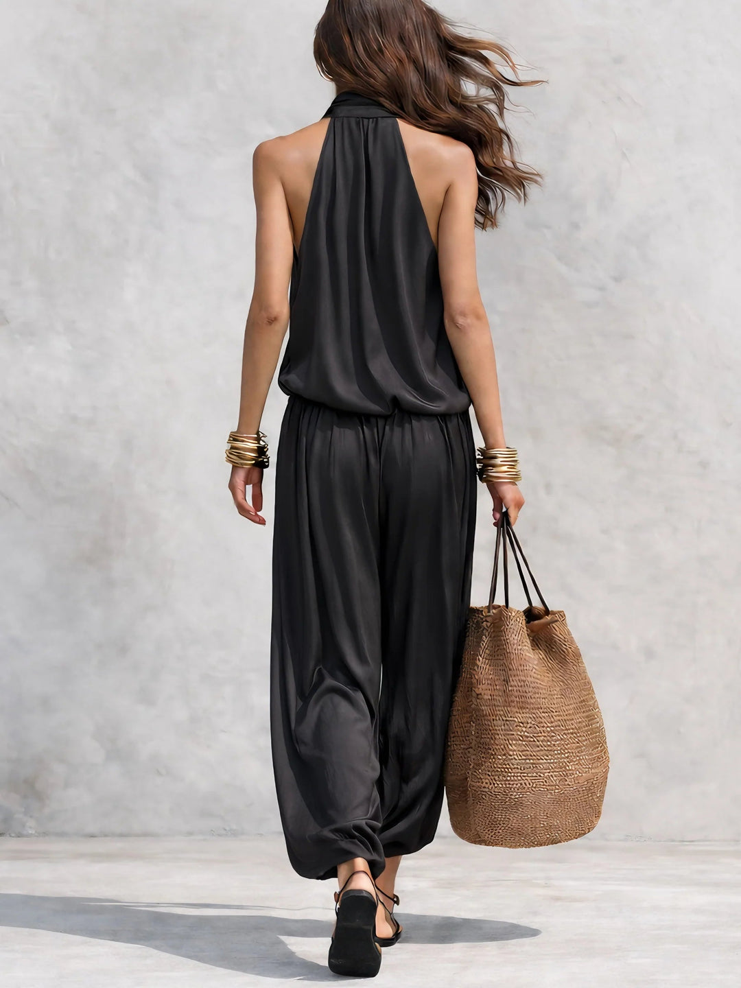 Conjunto de Top Halter y Pantalones Plisados Serena