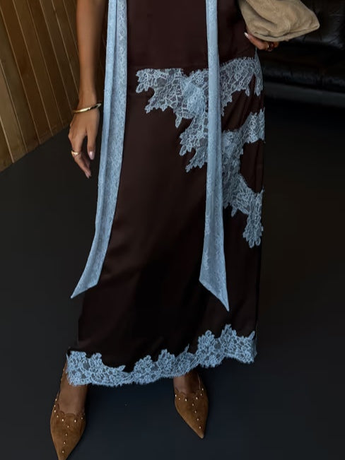 Conjunto de Top y Falda con Panel de Encaje Isabella