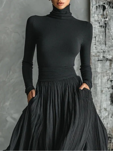 Conjunto de Cuello Alto y Falda Plisada en Todo Negro de Samantha