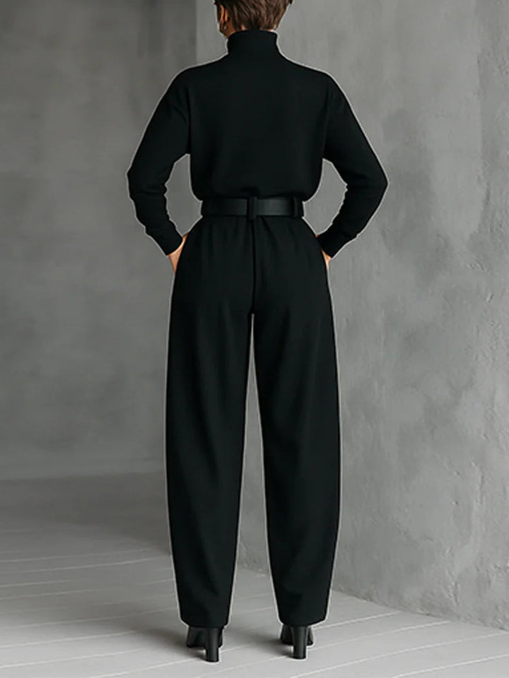 "Conjunto de Cuello Alto y Pantalones Jaxon" (The title is already in Spanish and does not require translation.)