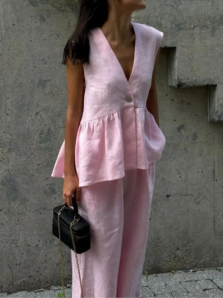 Conjunto de Dos Piezas Lila con Cuello en V y Volantes