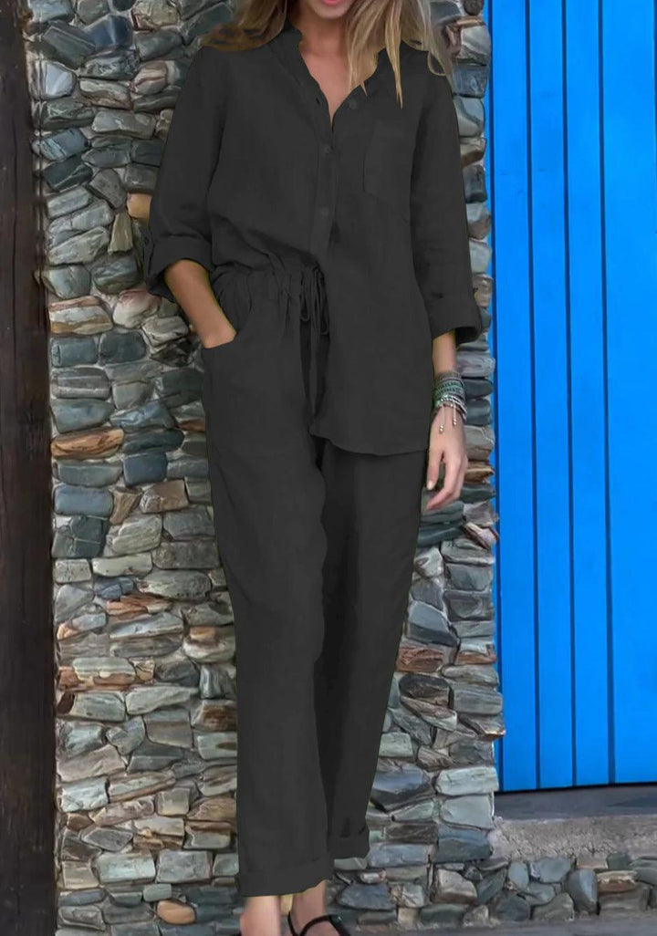 Conjunto de Camisa y Pantalones con V-Cuello Liam