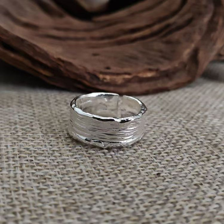Anillo de Plata y Oro con Acabado Martillado