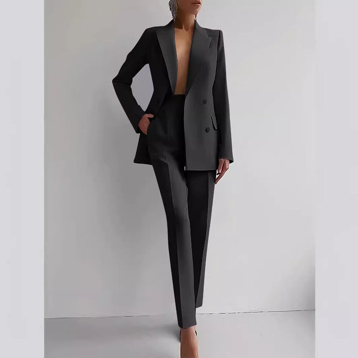 "Conjunto de Blazer Sofia y Pantalones de Cintura Alta" (The title is already in Spanish. If you want a variation or a different phrasing, please let me know!)