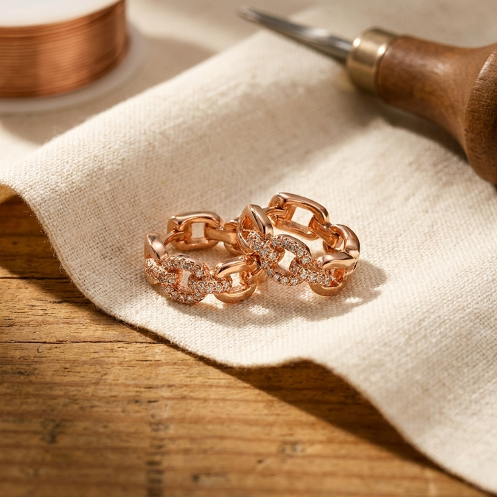 "Pendientes de Cobre Tor de Vera" (The title is already in Spanish, but if you want a slight variation, it could be: "Aretes de Cobre Tor de Vera").