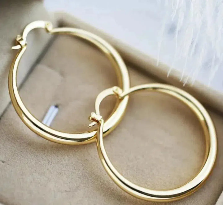 Pendientes grandes de aro en dorado