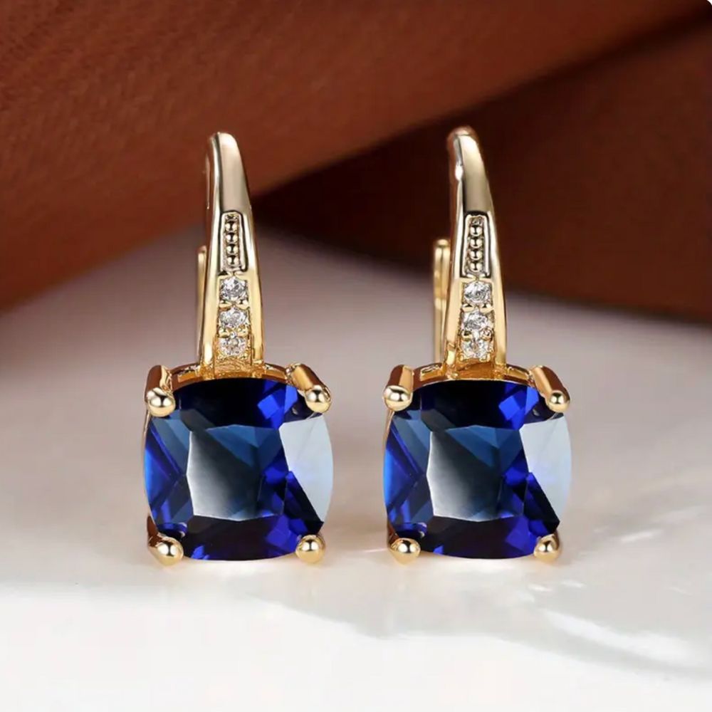 Pendientes de Aro con Piedra de Zafiro Místico