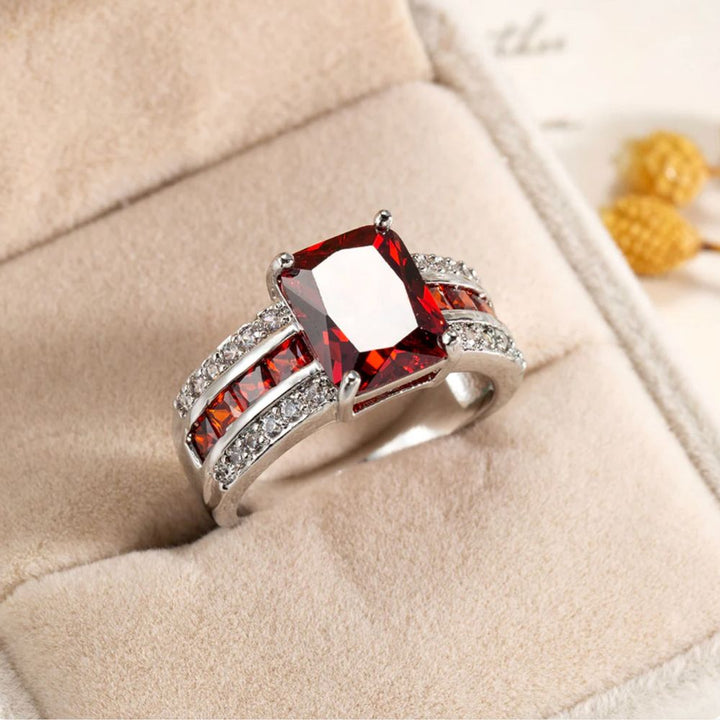"Anillo Kassira Redmont" (The title is already in Spanish and does not require translation.)