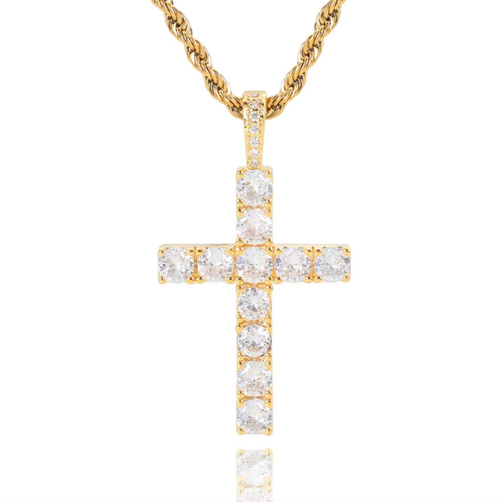 Collar Clásico con Cruz de Diamante