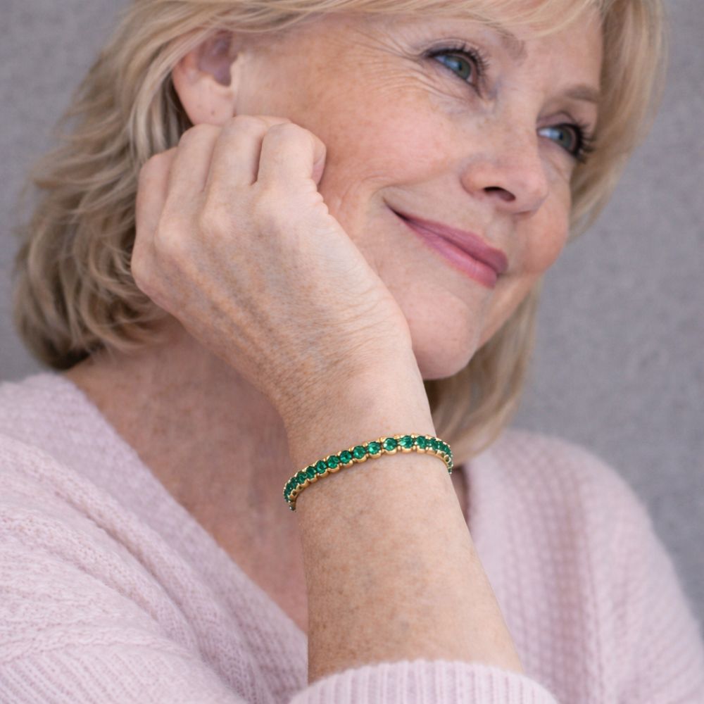 "Pulsera Aliona Virelli" (The title is already in Spanish and does not require translation.)
