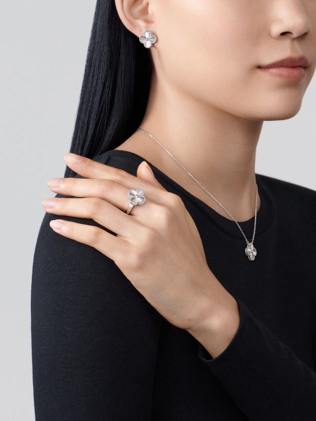 CLOVER | Collar de Plata