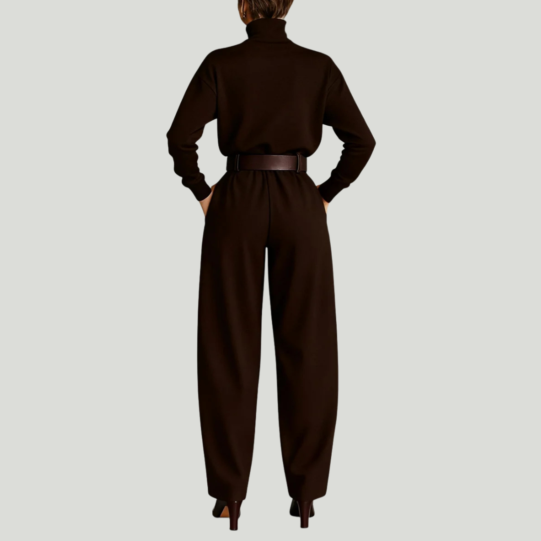 "Julia | Conjunto de cuello alto y pantalón recto" (The title is already in Spanish and does not require translation.)